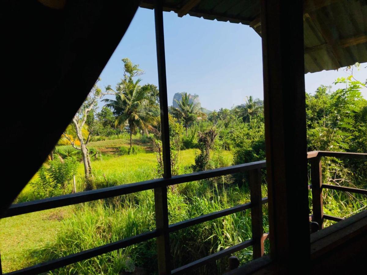 Sigiriya Paddy Field Hut Villa Exteriör bild
