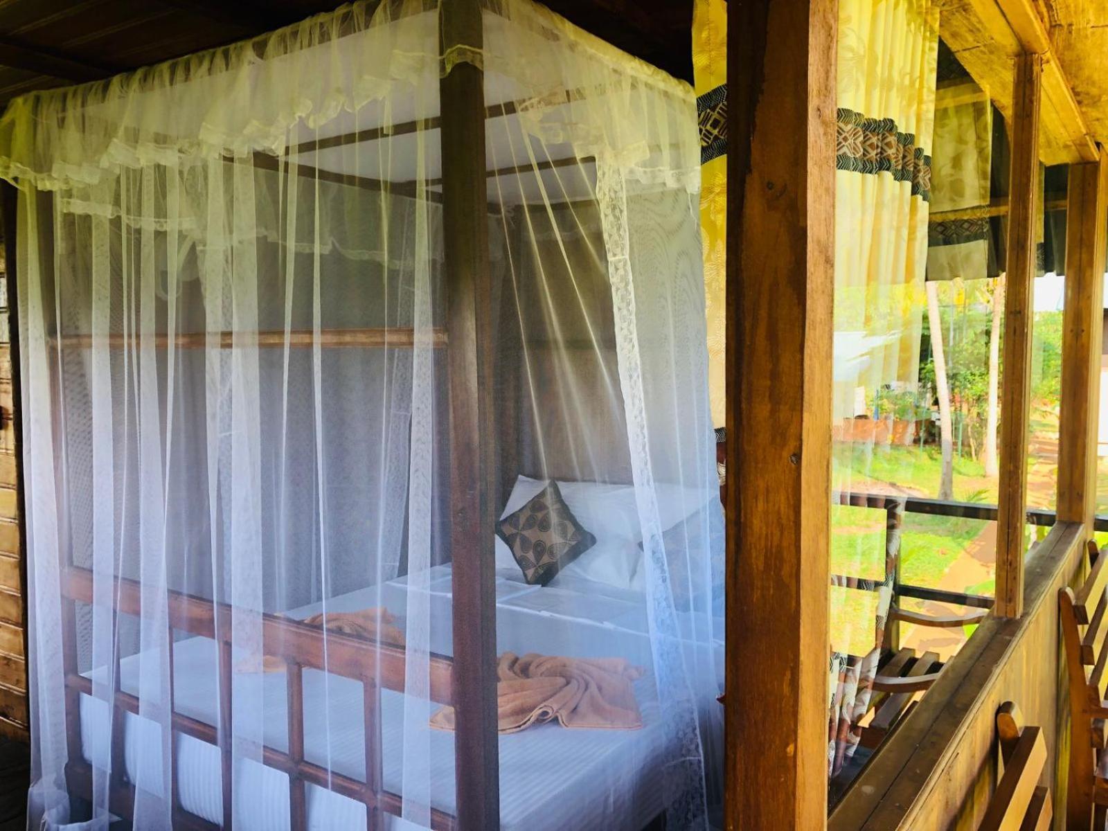 Sigiriya Paddy Field Hut Villa Rum bild